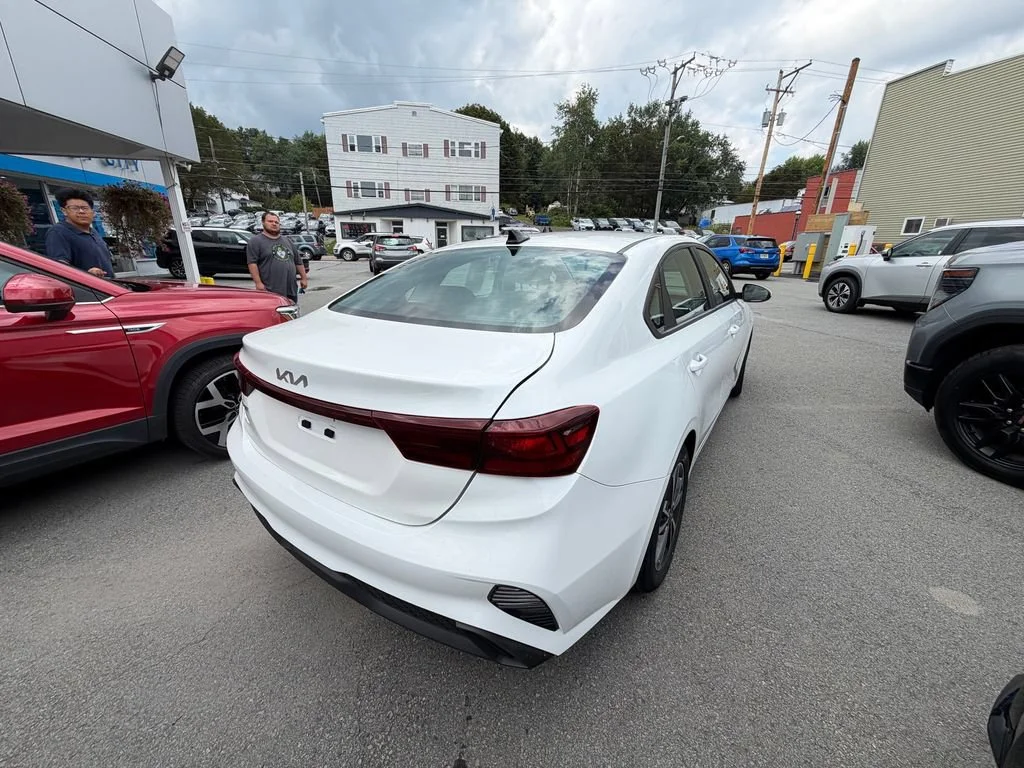 Used 2023 White Kia LXS image 5