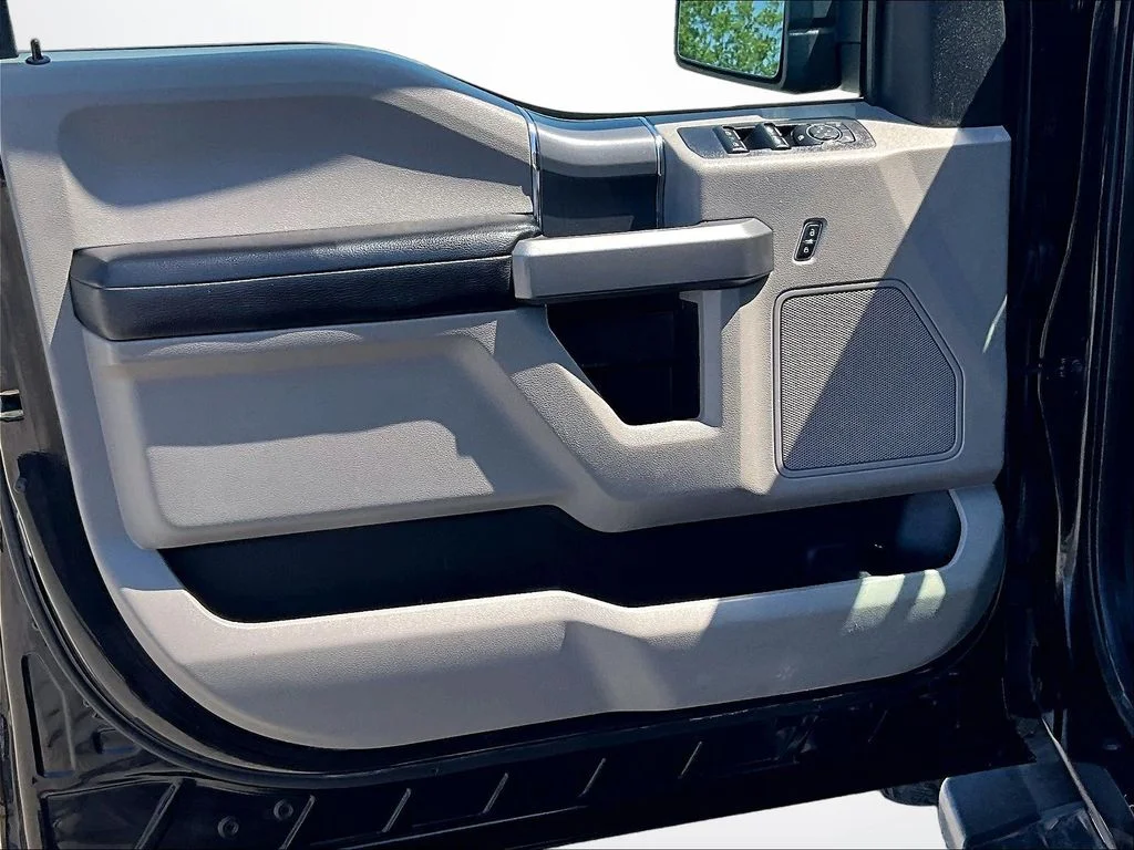 Used 2017 Black Ford XLT image 25