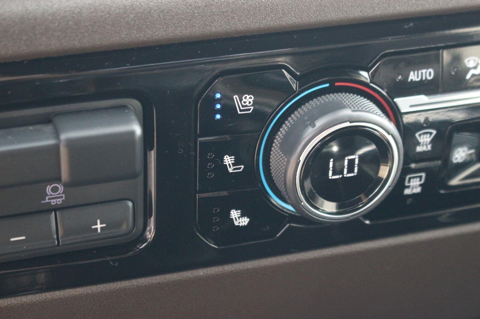 Used 2022 Northsky Blue Metallic Chevrolet LTZ image 29