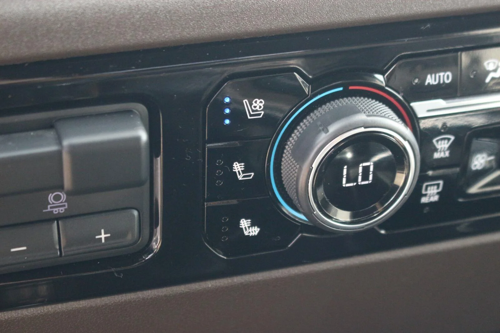 Used 2022 Northsky Blue Metallic Chevrolet LTZ image 29