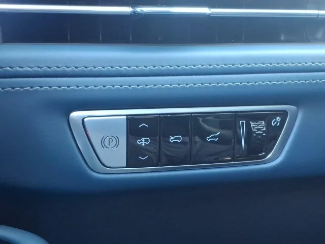 Certified Used 2026 Luna Metallic (No longer available to order) Cadillac Premium Luxury image 26