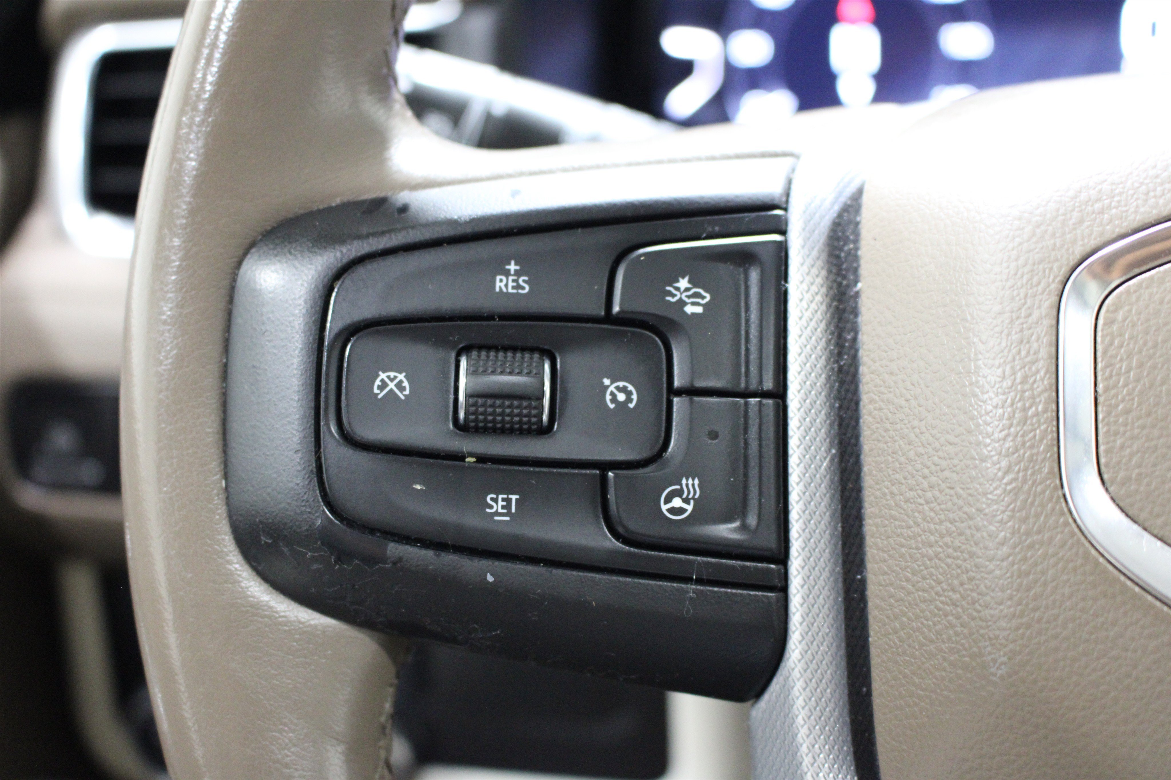 Used 2023 Pearl Beige Metallic GMC Denali image 12