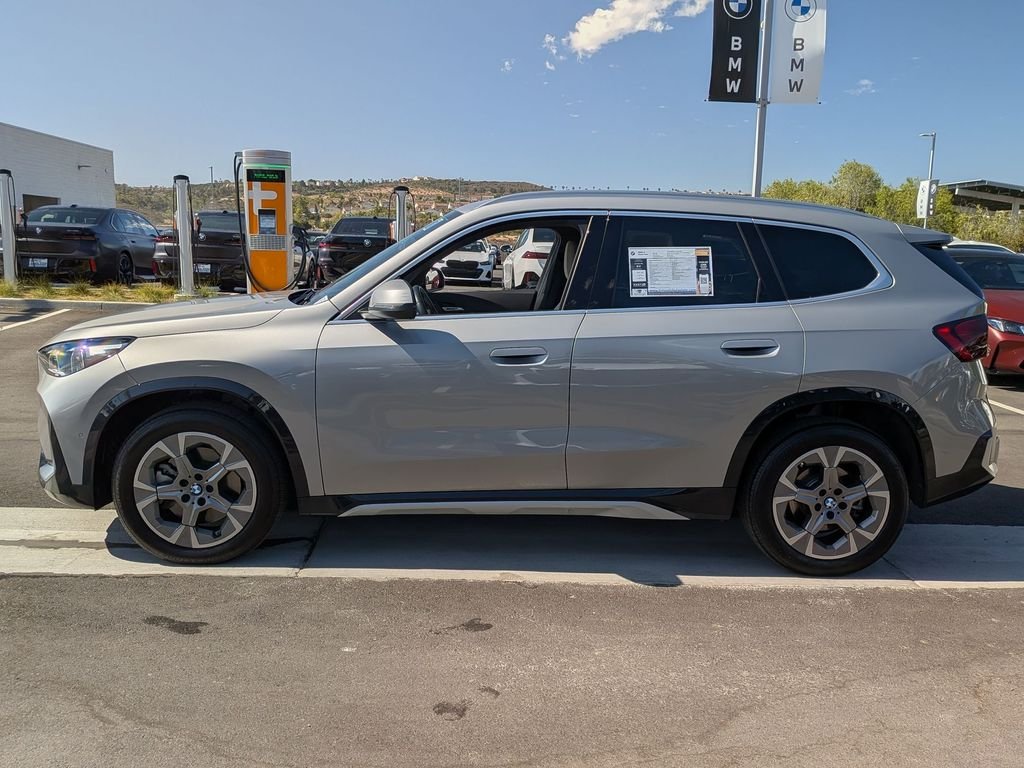 Used 2025 Silver BMW xDrive28i image 5