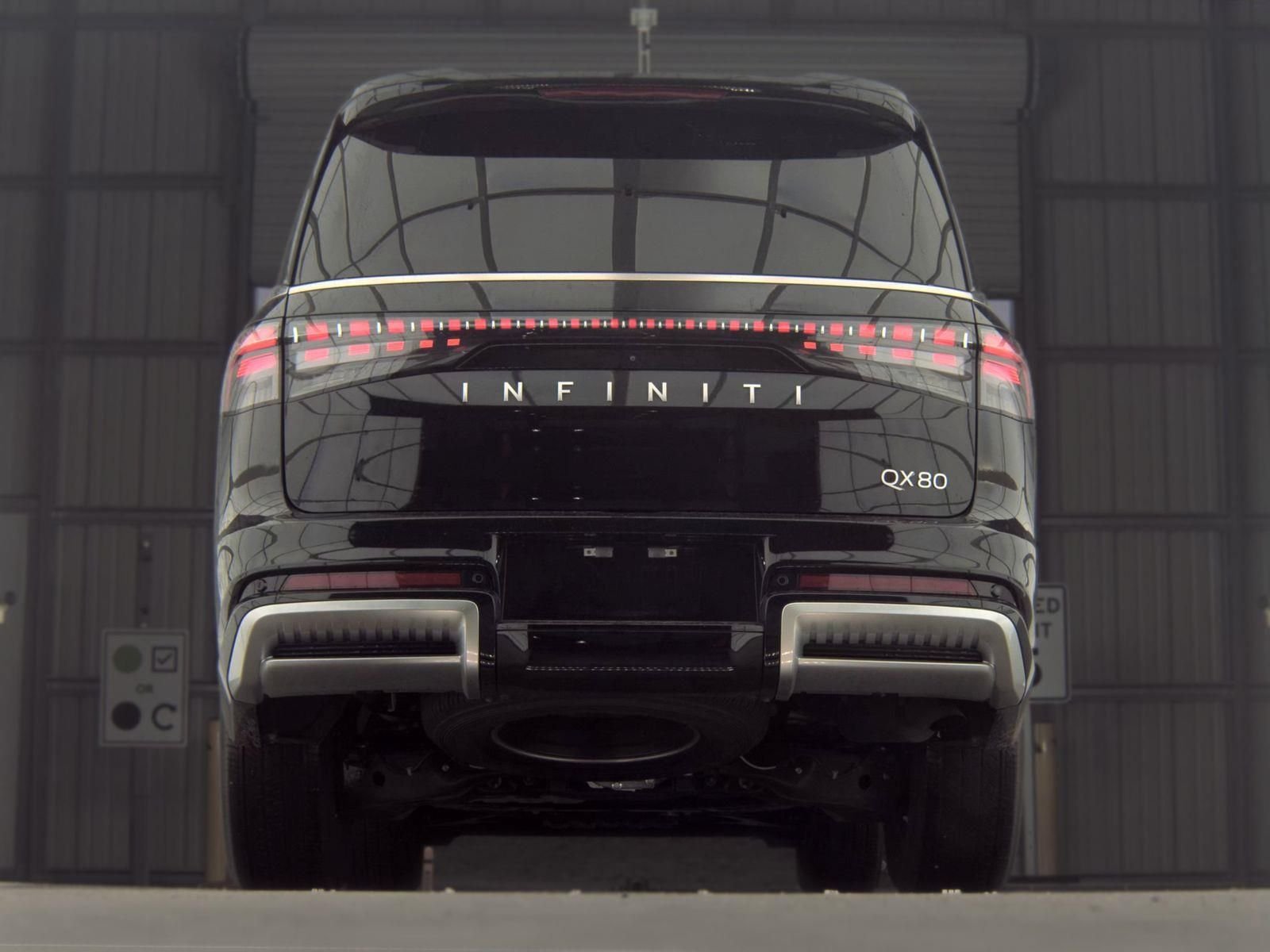 Certified Used 2025 Black INFINITI PURE image 6