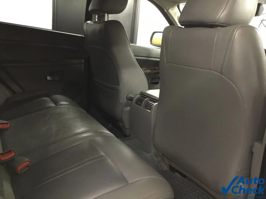 Used 2005 Red Jeep Limited image 30