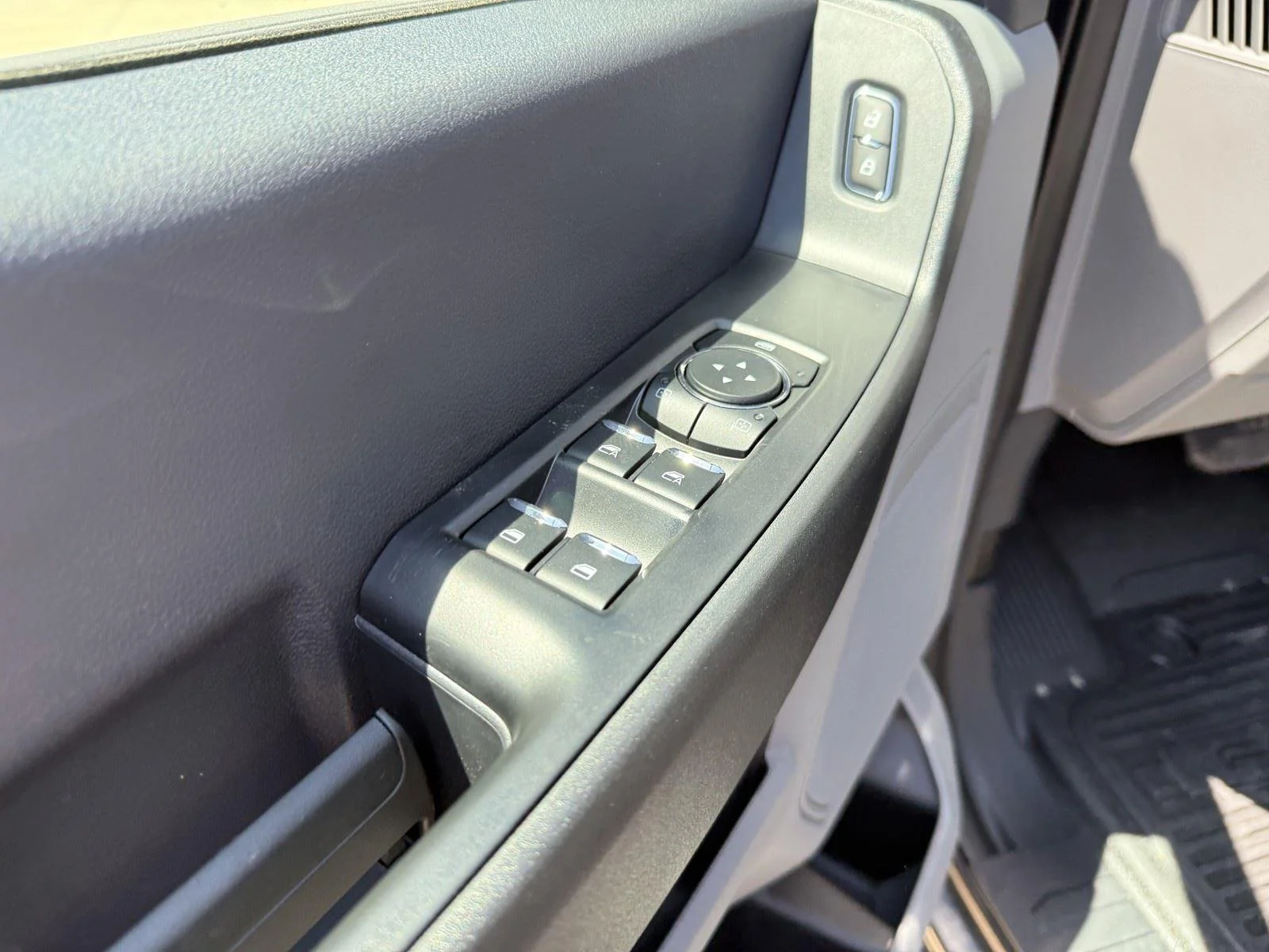 New 2026 Carbonized Gray Metallic Ford XL image 12
