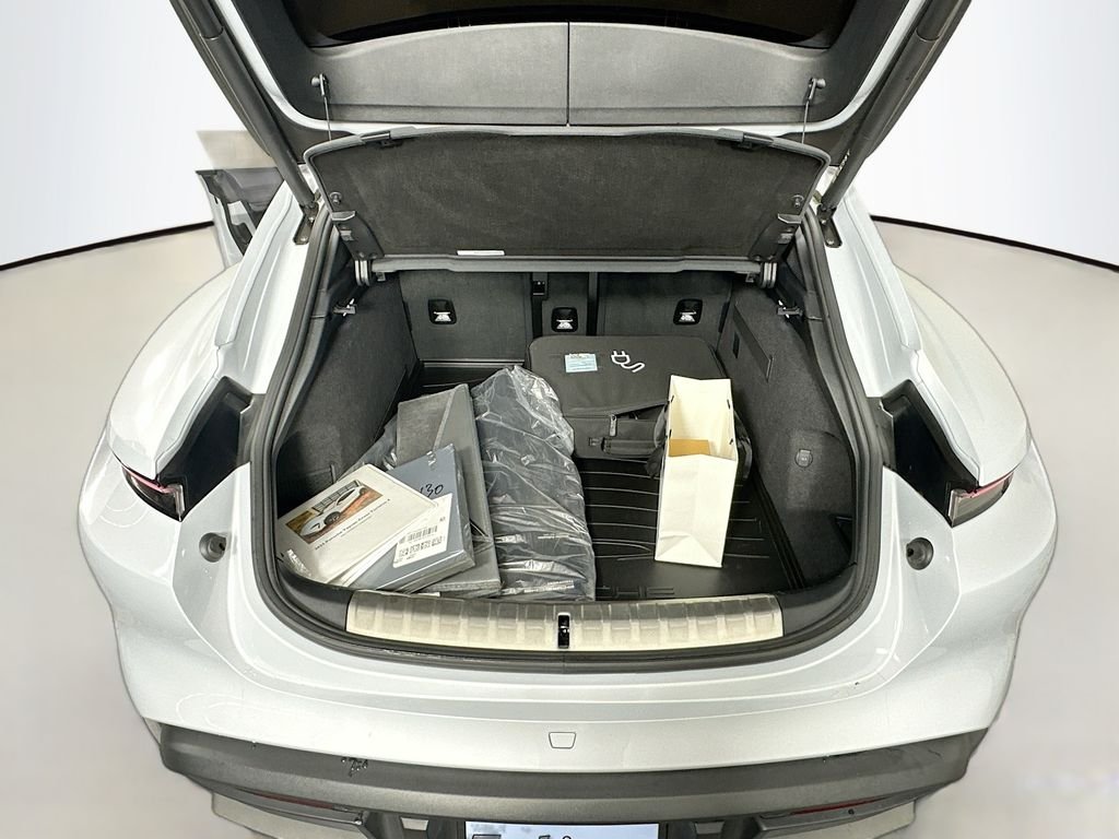 2022 Porsche Taycan Base - Photo 29