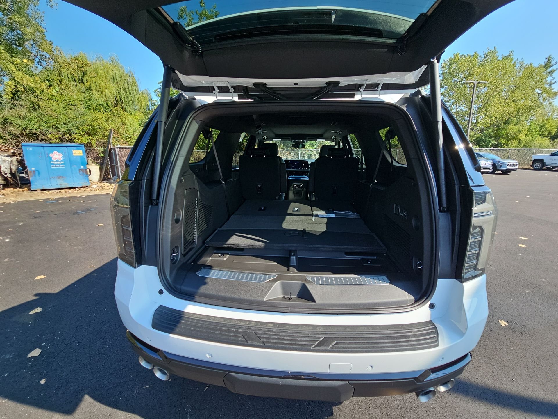 New 2026 Summit White Chevrolet Z71 image 29
