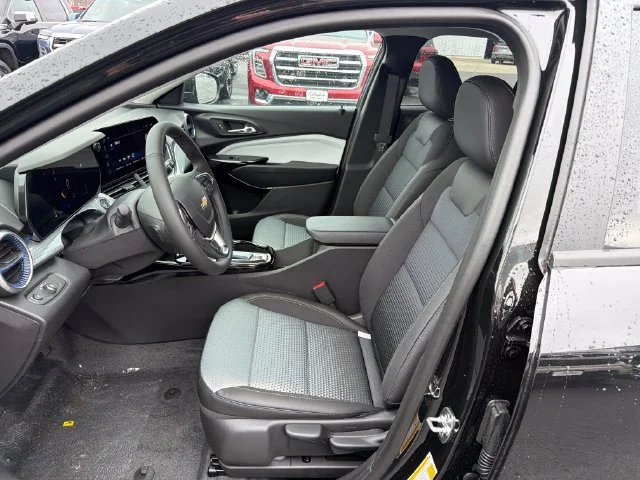 New 2026 Mosaic Black Metallic Chevrolet LT image 9