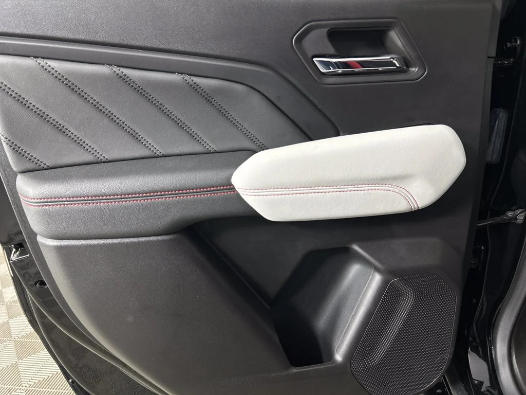 2024 GMC Canyon AT4X - Photo 17