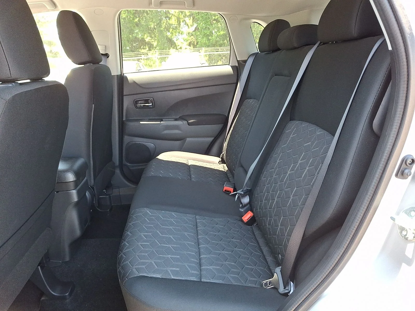 New 2026 Silver Mitsubishi 2.0 ES image 11