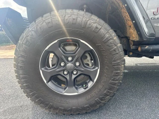 Used 2022 Gray Jeep Rubicon image 12