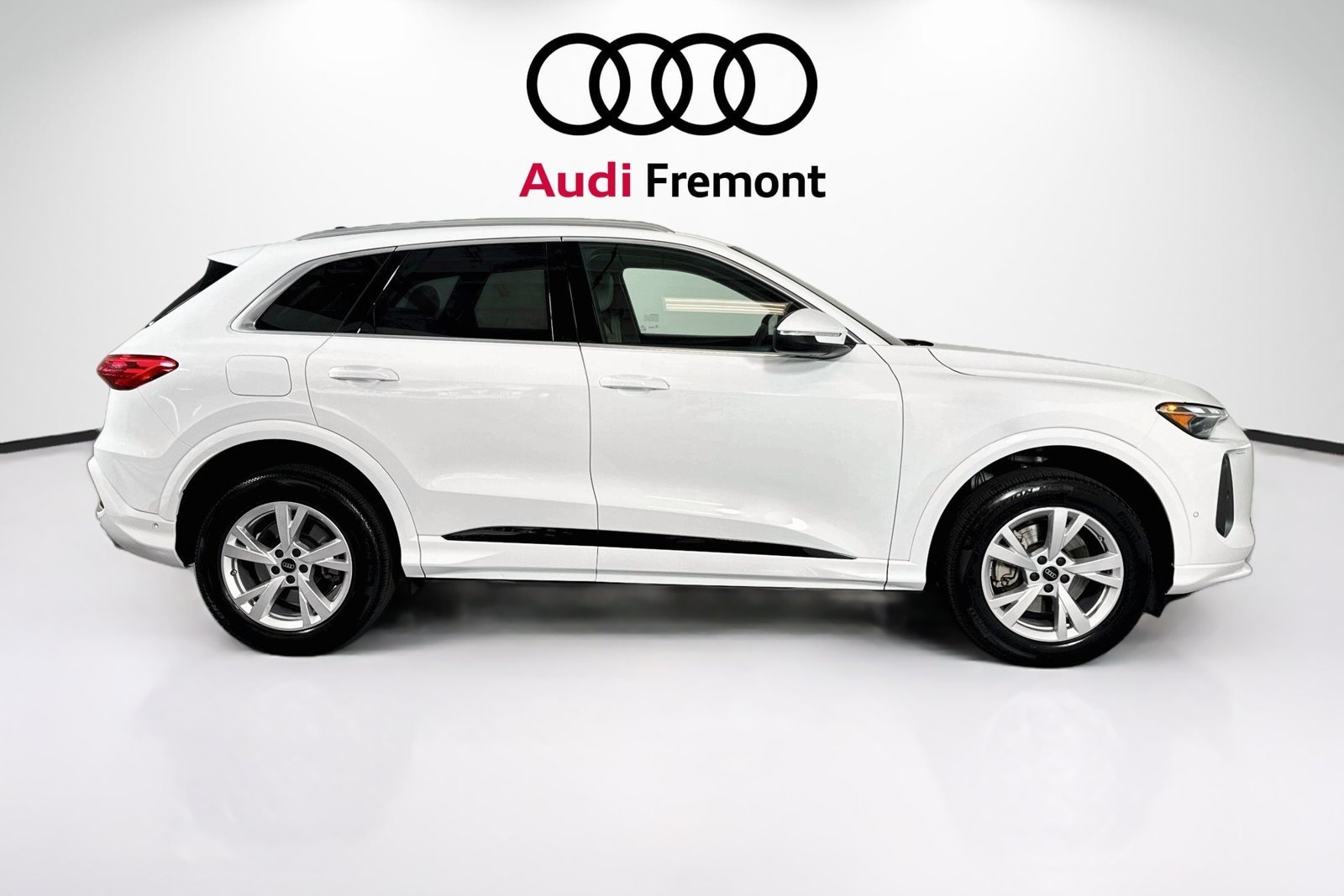 Used 2025 Arkona White Audi Premium image 4