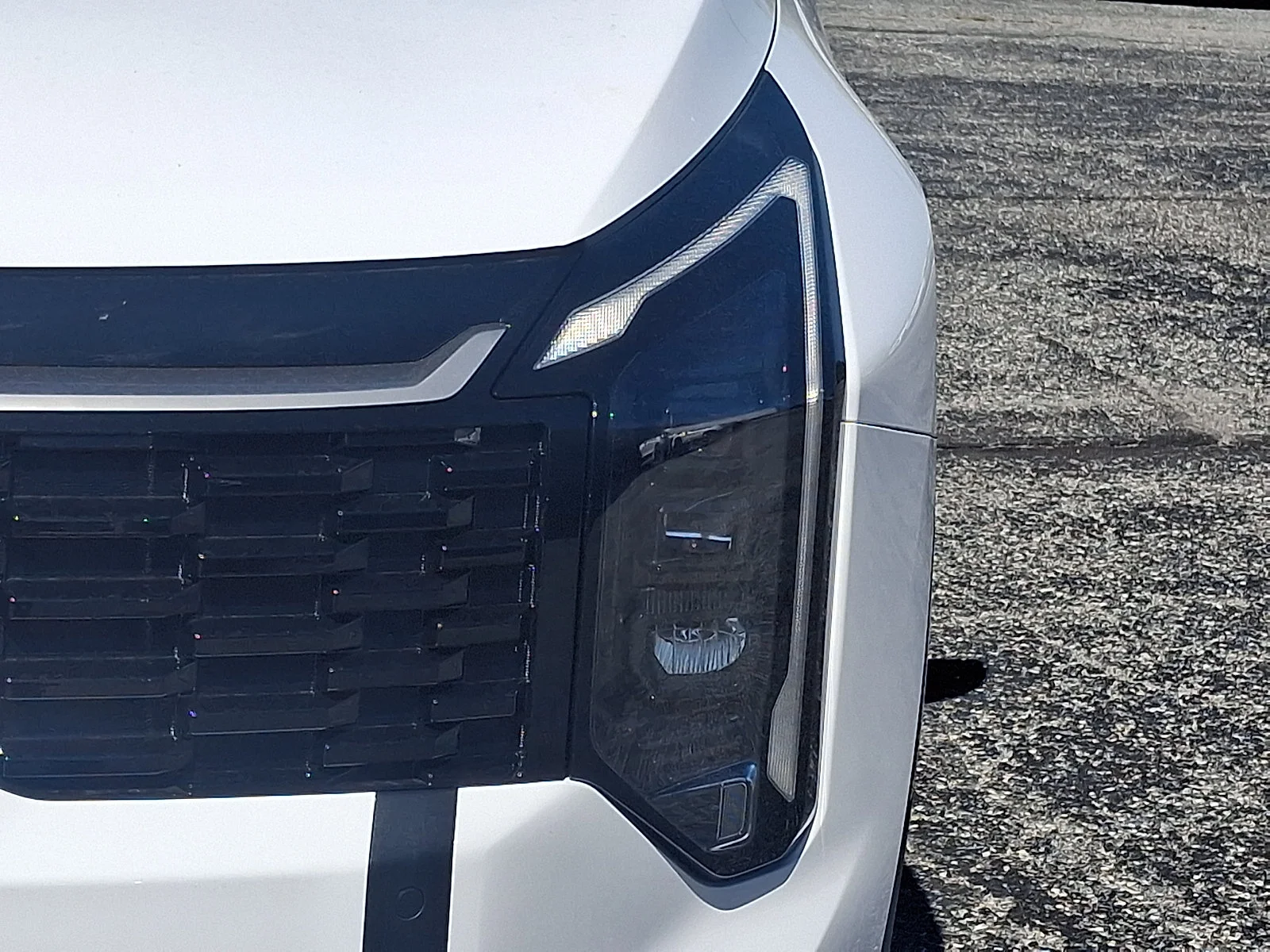 New 2027 White Kia EX image 9