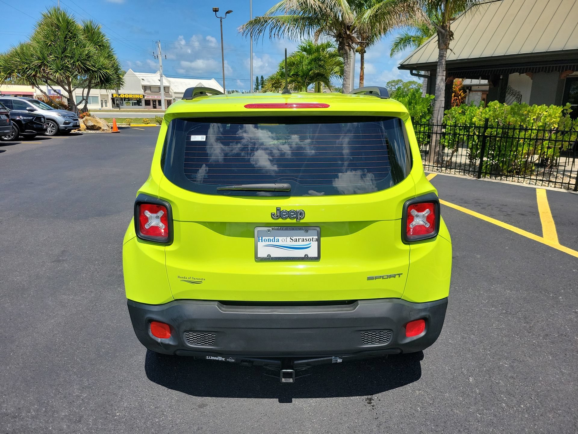 Used 2017 Hypergreen Clearcoat Jeep Sport image 7