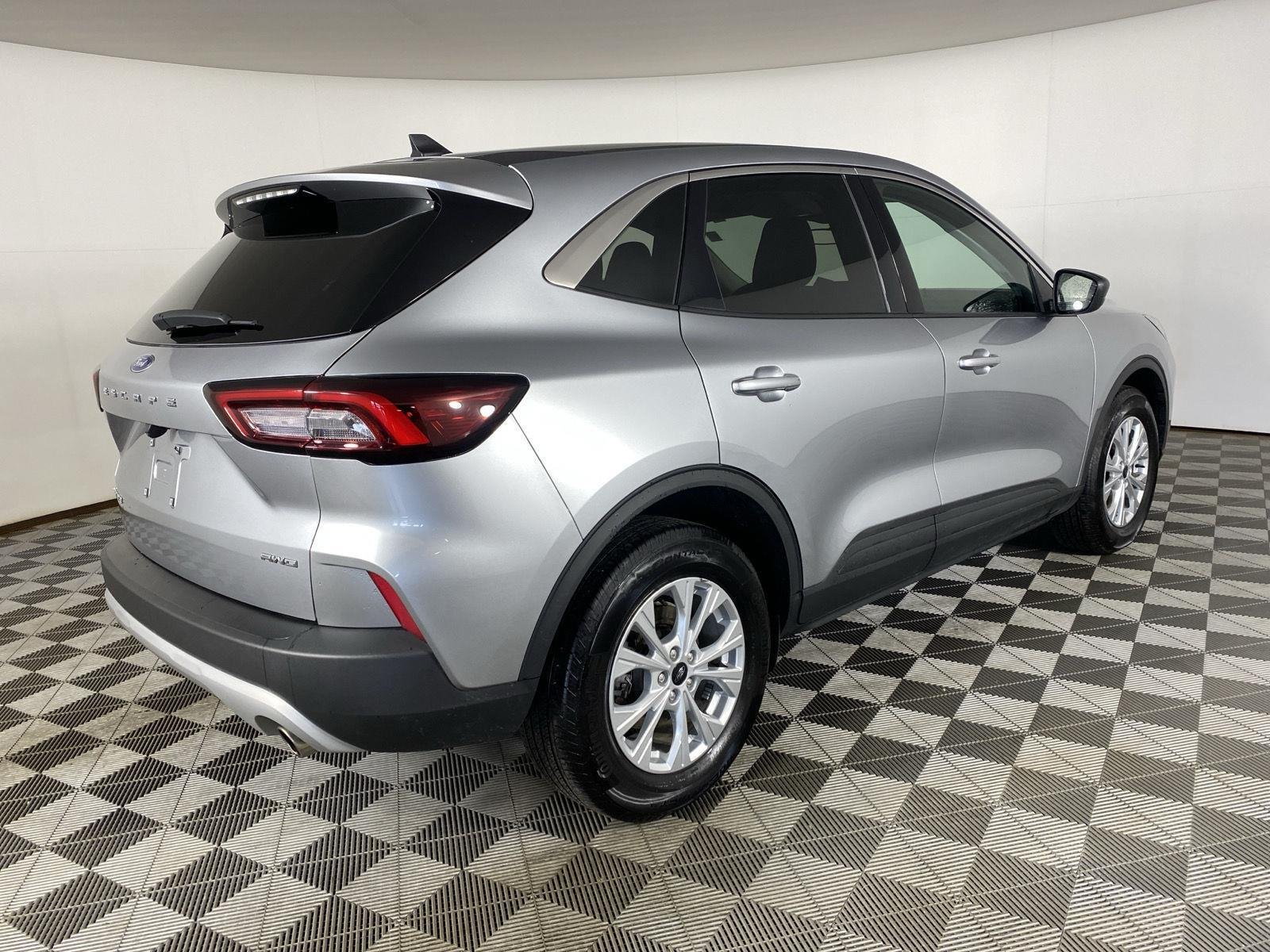 Used 2023 Iconic Silver Ford Active image 7
