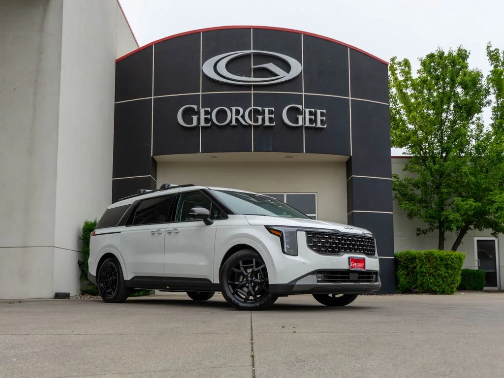 2026 Kia Sedona SX's photo