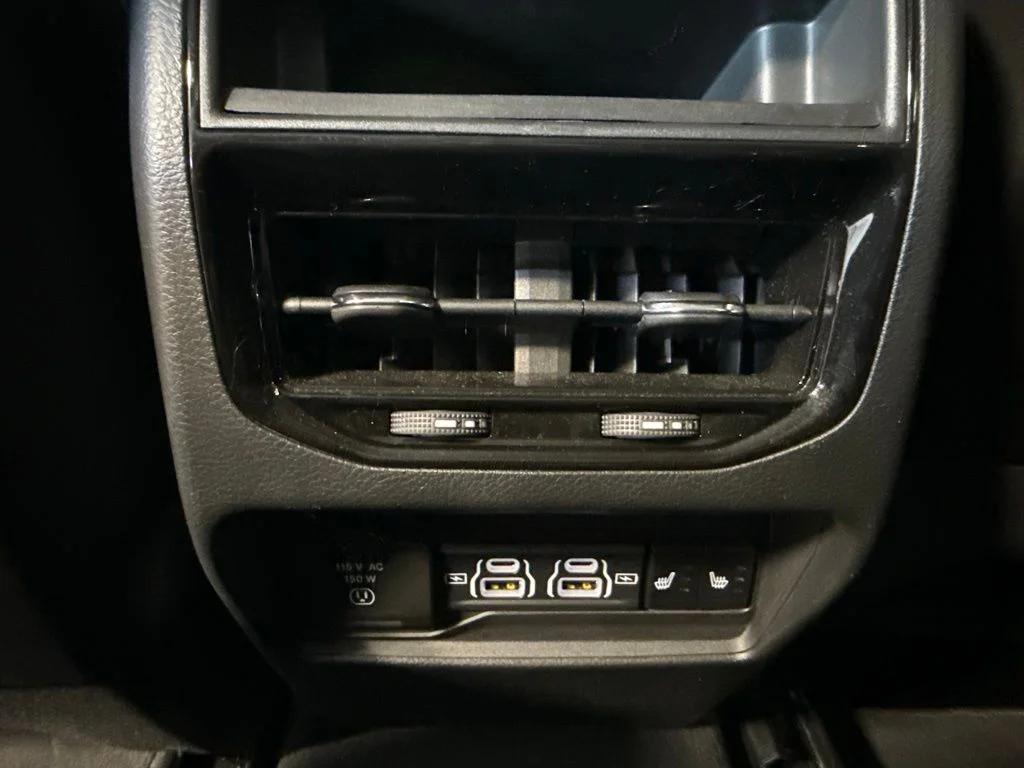 Used 2023 White Jeep Limited image 18