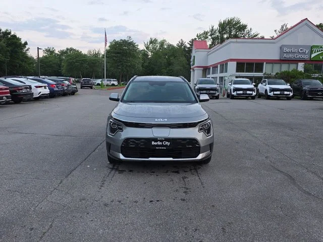 New 2026 Steel Gray Kia Wind image 2