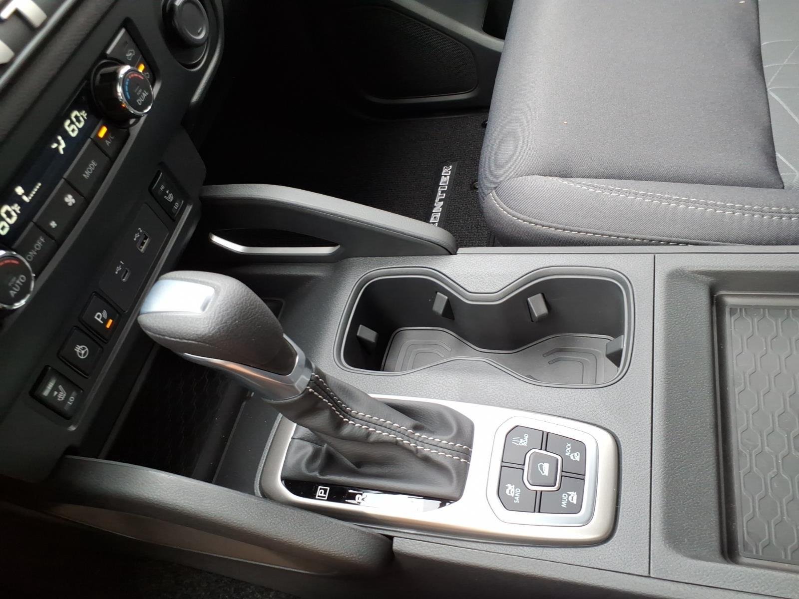 New 2027 Glacier White Nissan Crew Cab SV image 19
