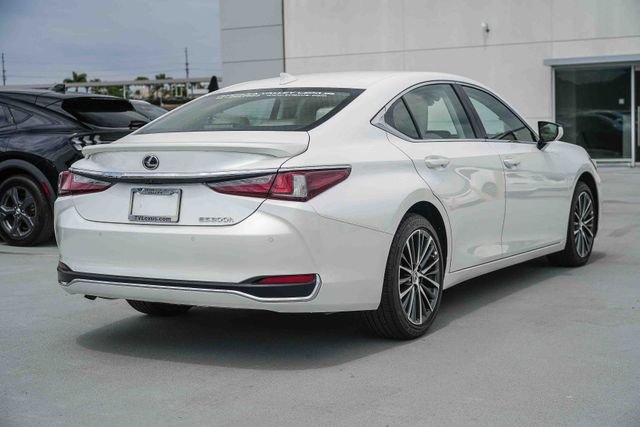 Certified Used 2025 White Lexus 300h image 16