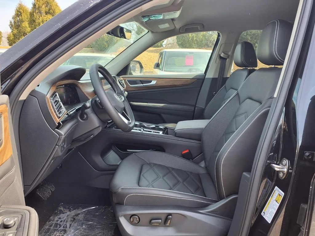 New 2026 Deep Black Pearl Volkswagen 2.0T SE w/Technology image 6