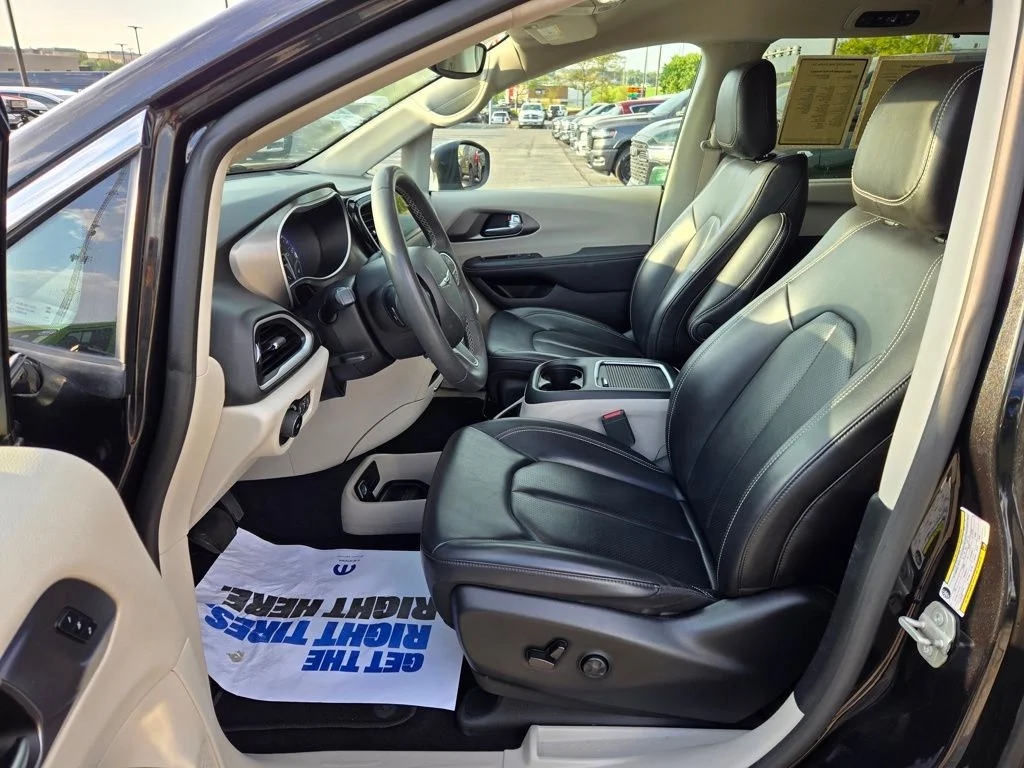 Used 2023 Black Chrysler Touring L image 14