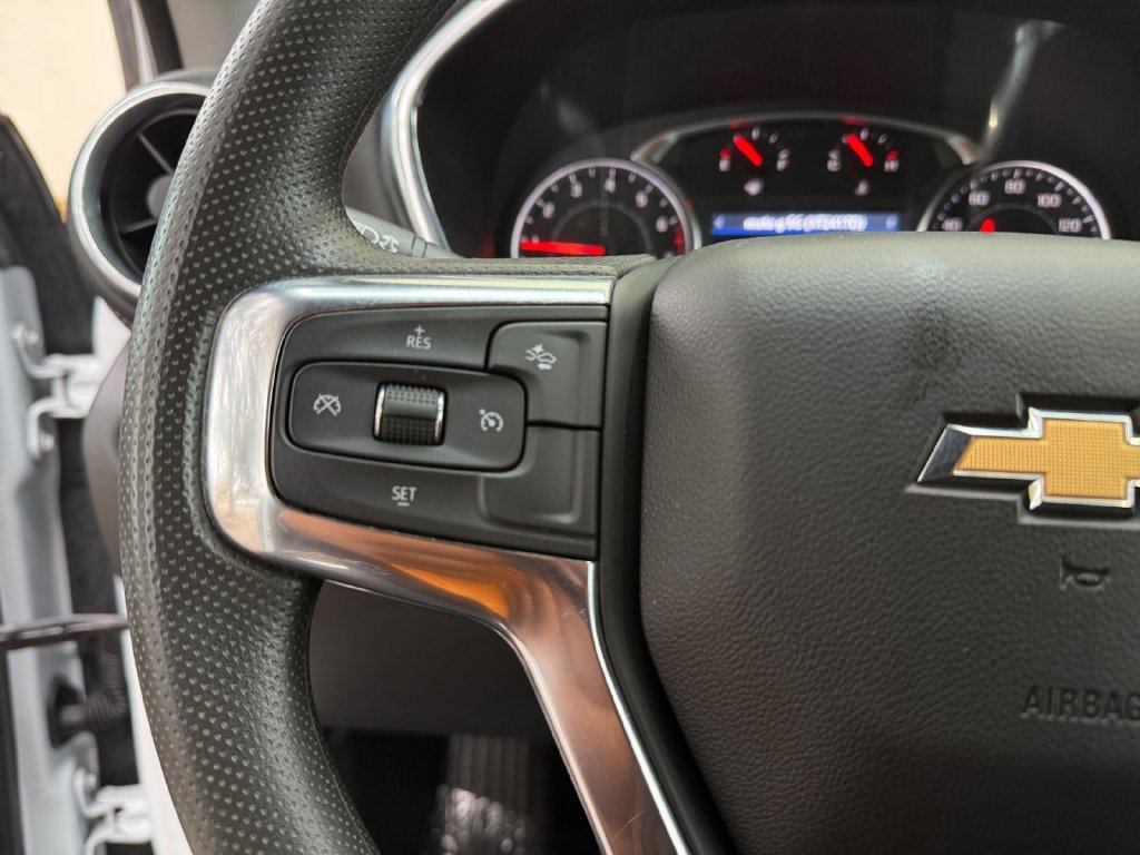 Used 2025 White Chevrolet LT image 24