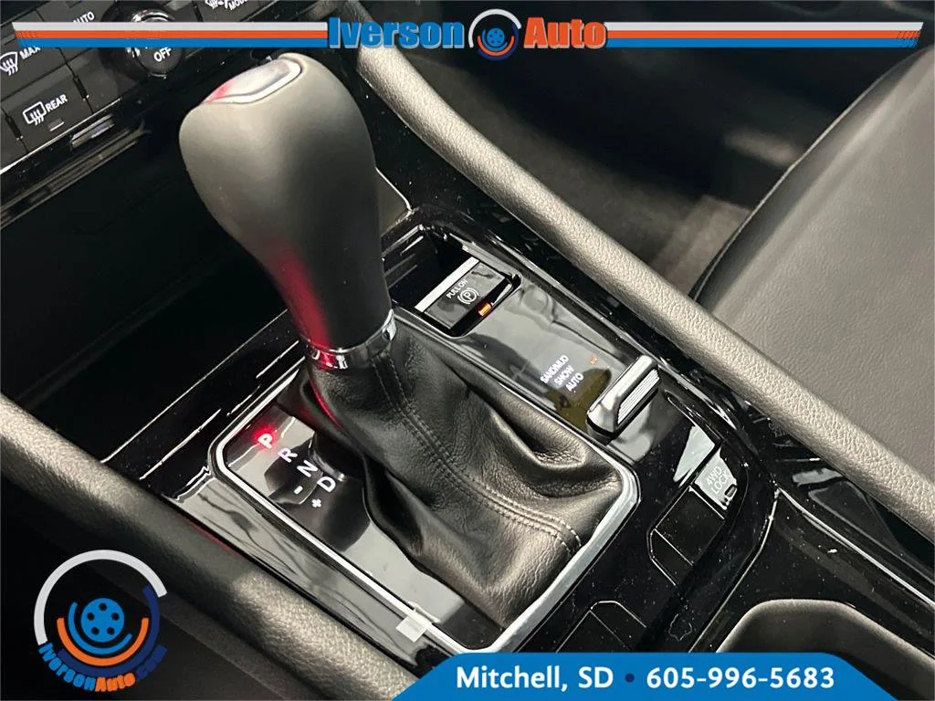 New 2026 Hydro Blue Pearlcoat Jeep Limited Altitude image 23