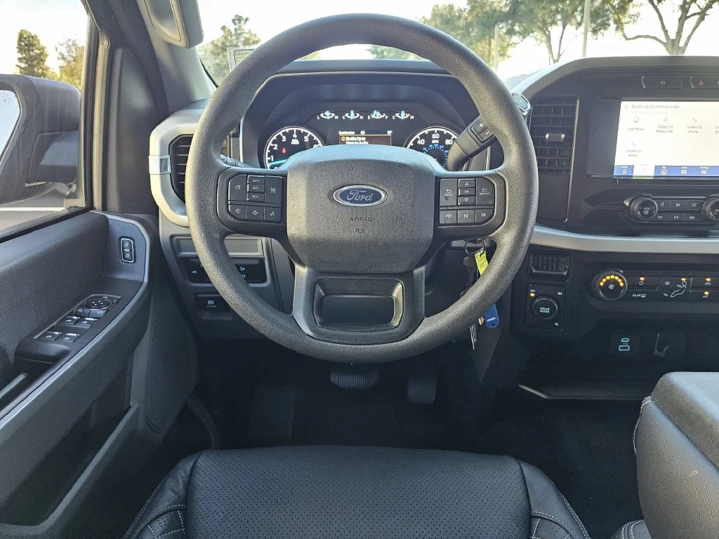 Used 2023 Black Ford XLT image 12