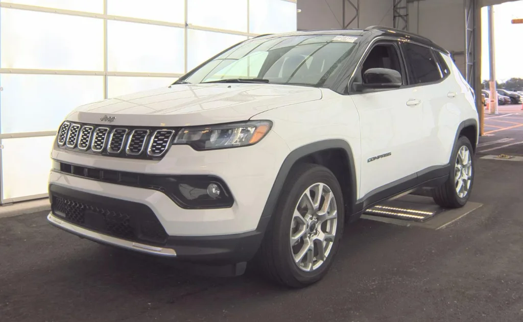 Used 2025 White Jeep Limited image 9