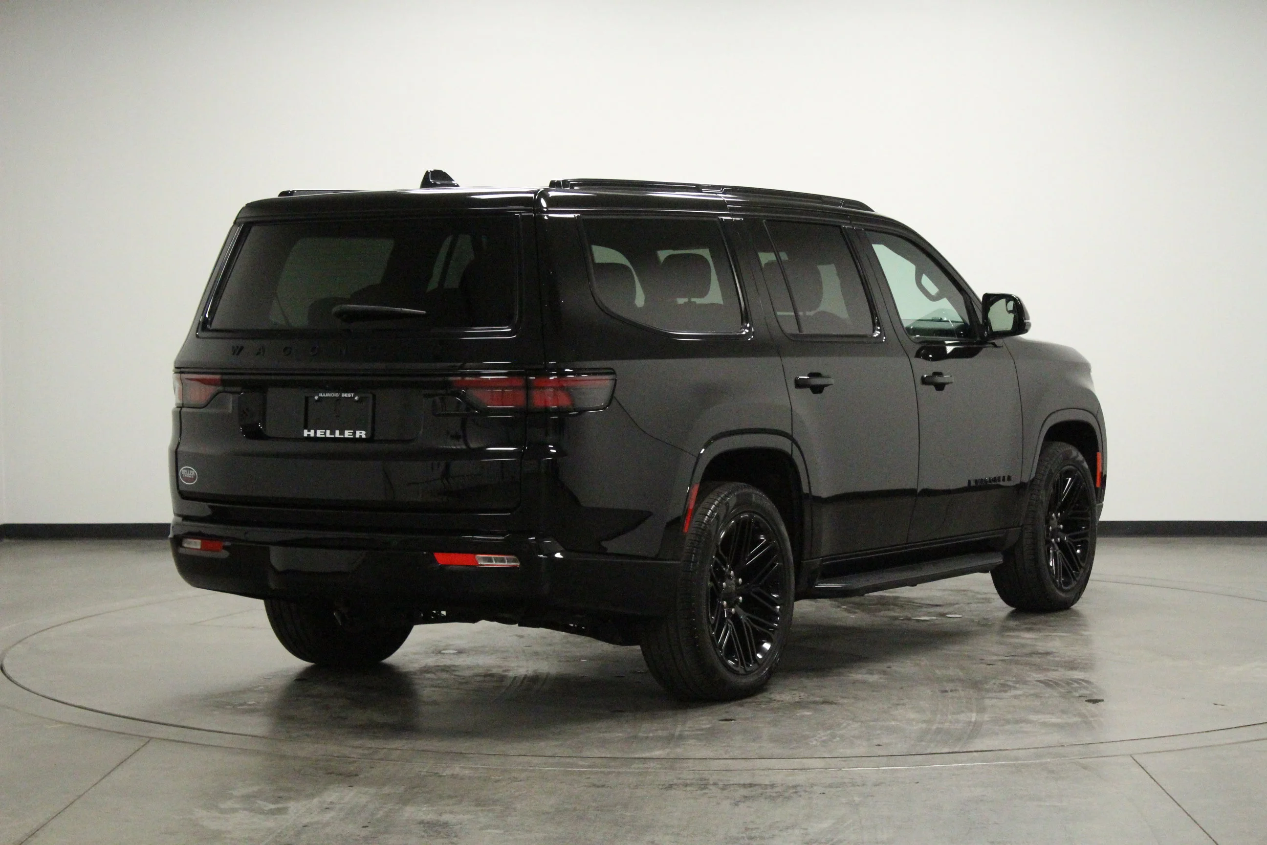 Used 2024 Diamond Black Crystal Pearlcoat Jeep Series II image 8