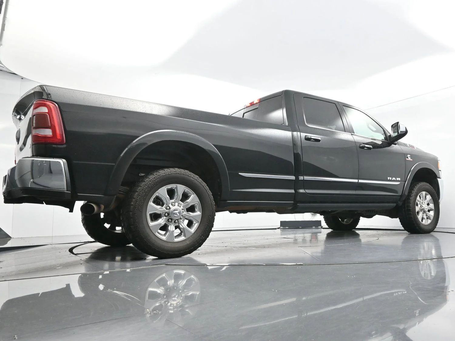 Used 2022 Diamond Black Crystal Pearlcoat Ram Limited image 48