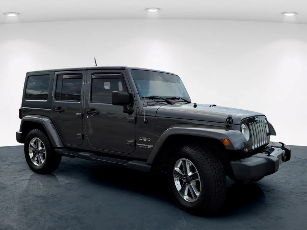 Used 2018 Gray Jeep Unlimited Sahara image 4