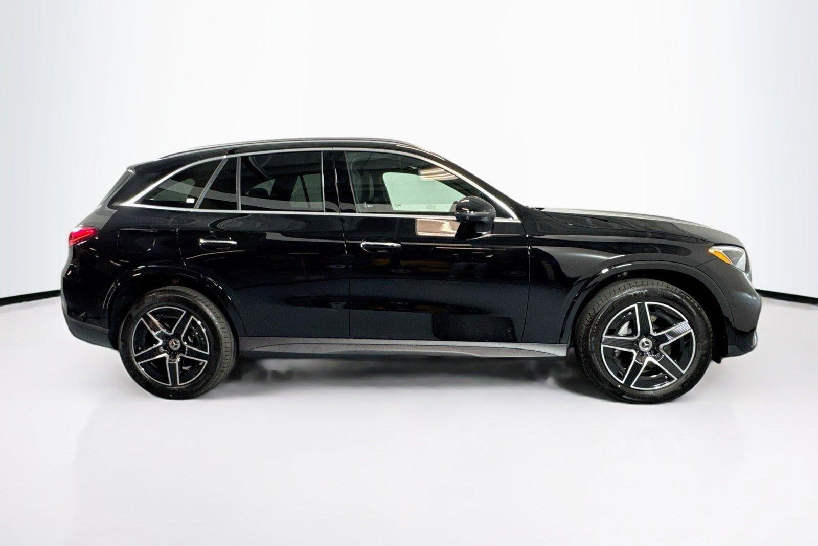 New 2026 Black Mercedes-Benz GLC 300 image 4