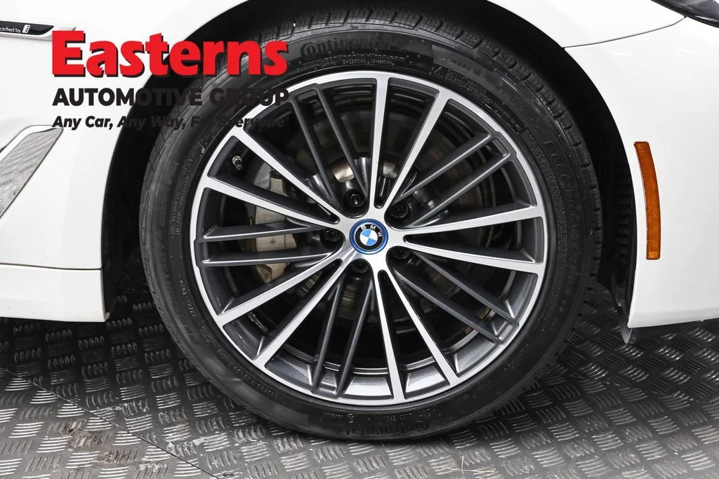 Used 2023 White BMW 530e iPerformance image 35