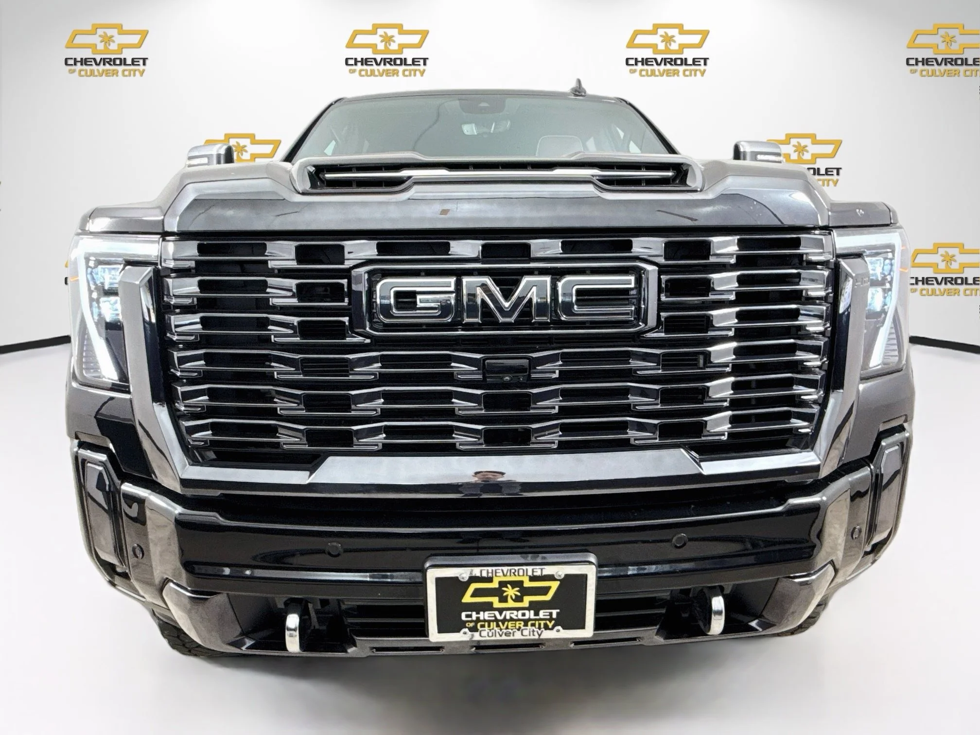Used 2024 Onyx Black GMC Denali Ultimate image 2