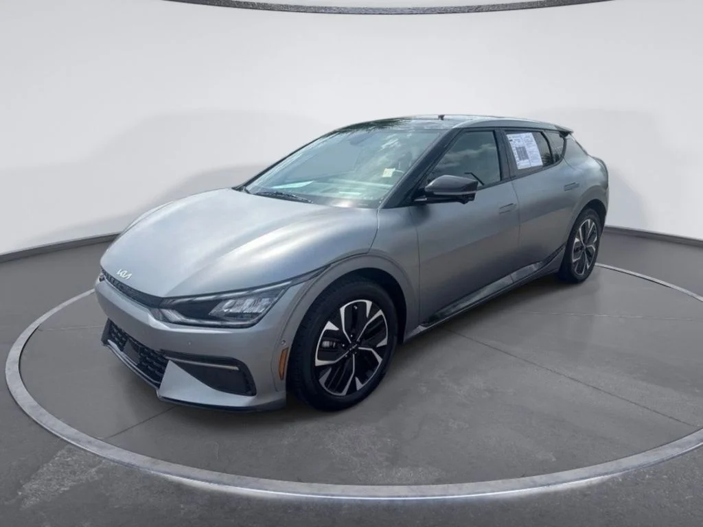 Used 2024 Gray Kia GT-Line image 3