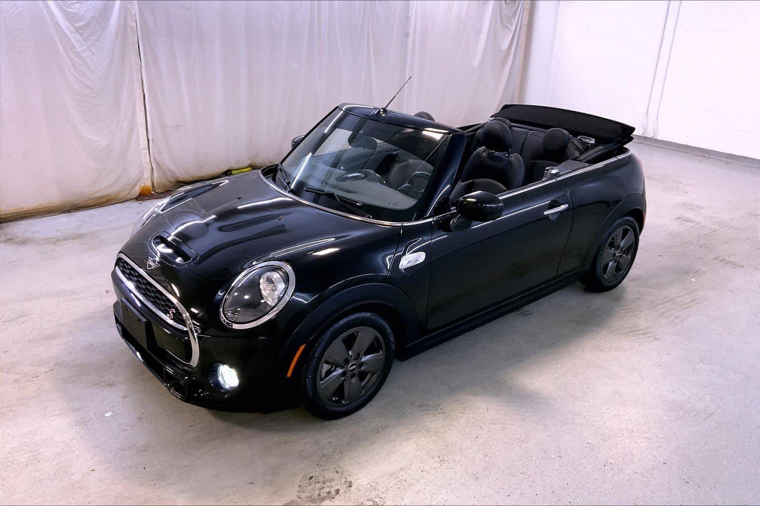 Used 2021 Midnight Black Metallic MINI Cooper S image 33
