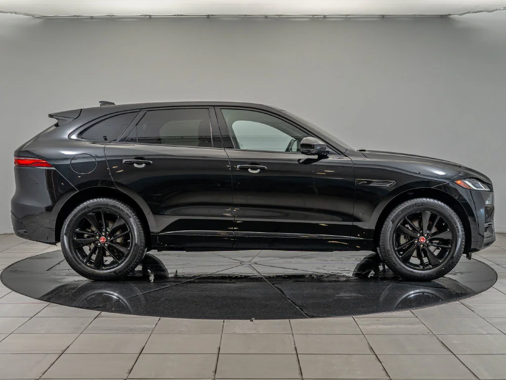 Used 2021 Santorini Black Metallic Jaguar P250 S image 4