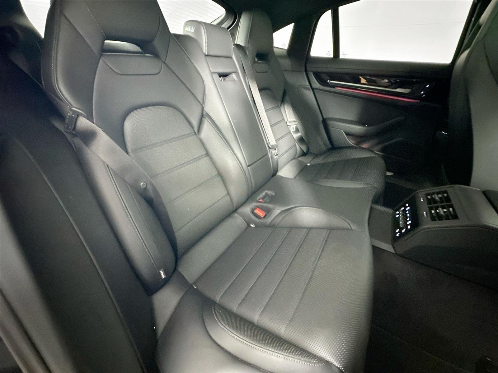 Used 2024 Volcano Grey Metallic Porsche  image 27