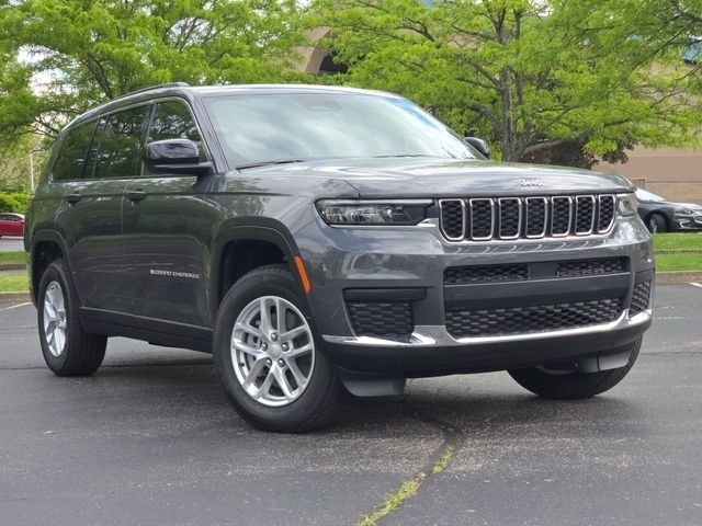 New 2026 Baltic Gray Metallic Clear-Coat Exterior Paint Jeep Laredo image 2