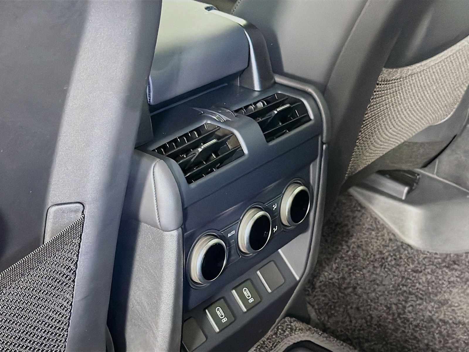 New 2026 Borasco Grey Land Rover X-Dynamic SE image 28