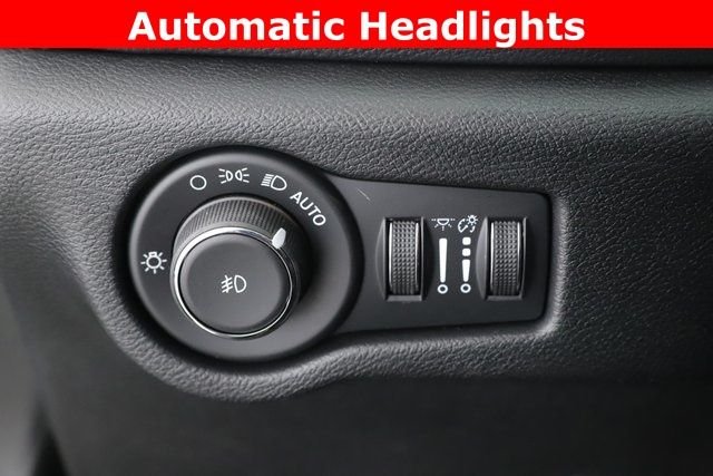 2026 Chrysler Pacifica Select - Photo 20