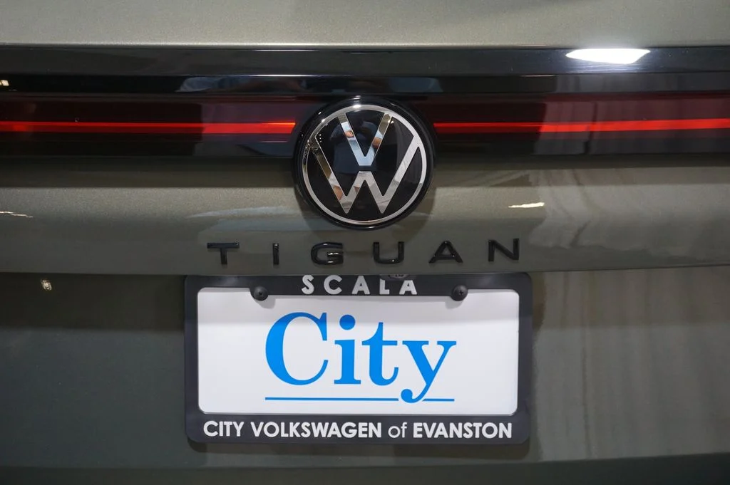 Certified Used 2025 Green Volkswagen 2.0T SE R-Line Black image 34