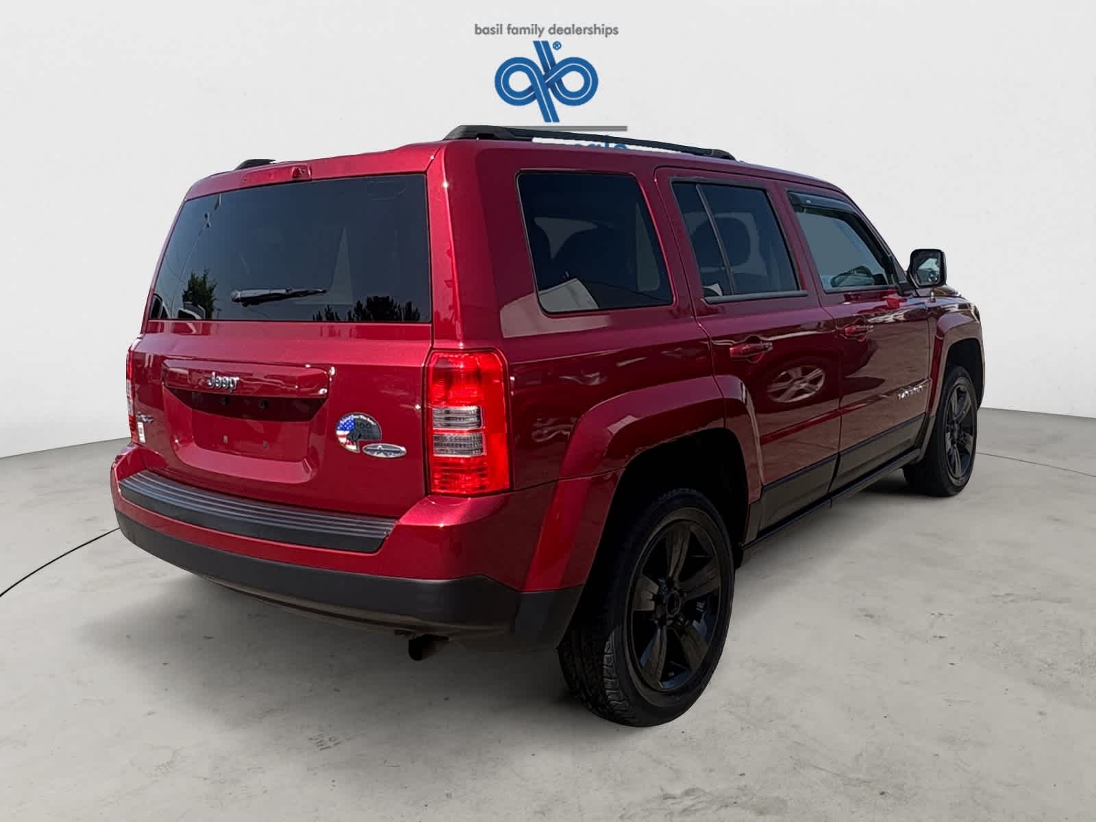 Used 2015 Deep Cherry Red Crystal Pearl Jeep High Altitude image 6