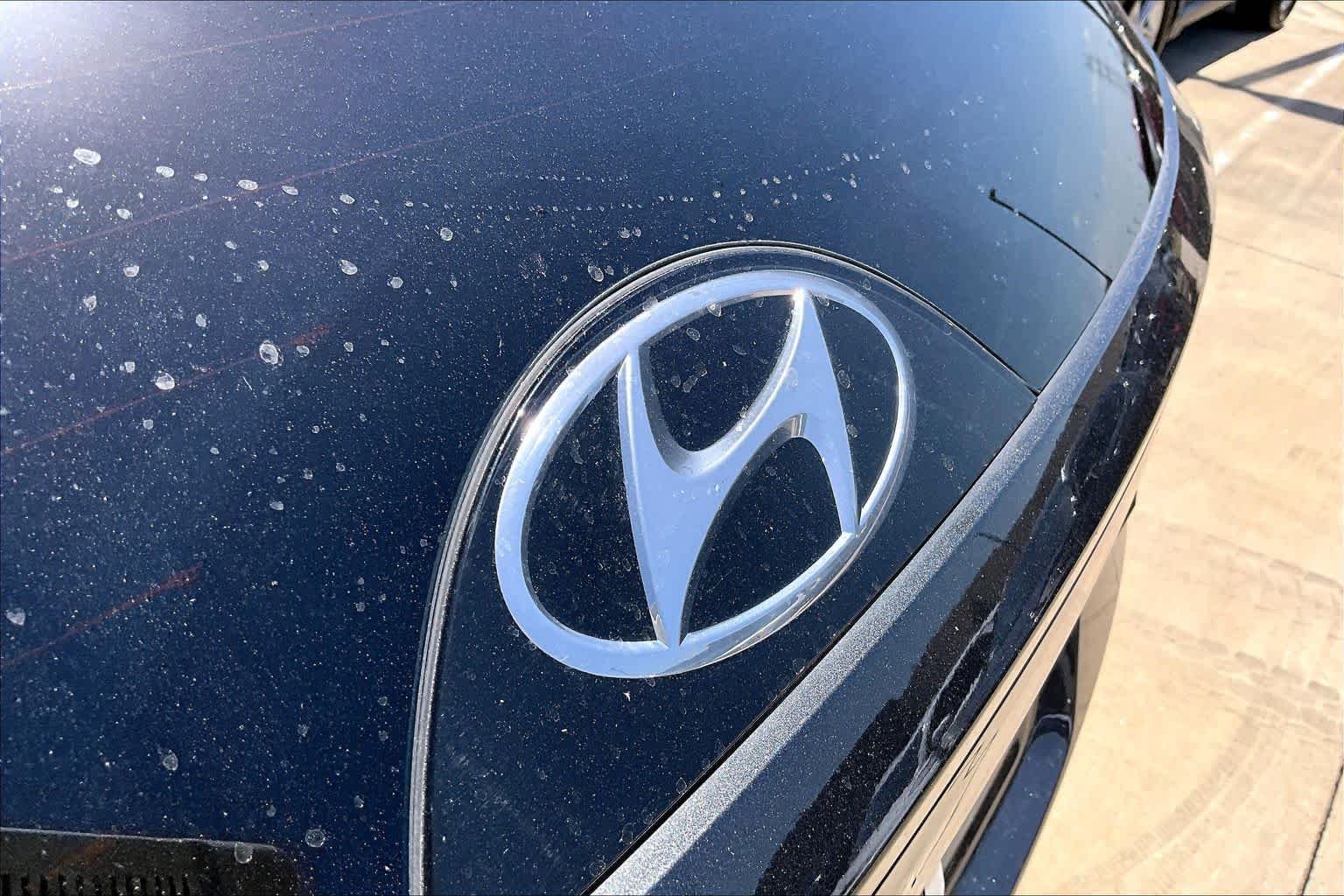 Used 2024 Dark Gray Metallic Hyundai SEL image 10