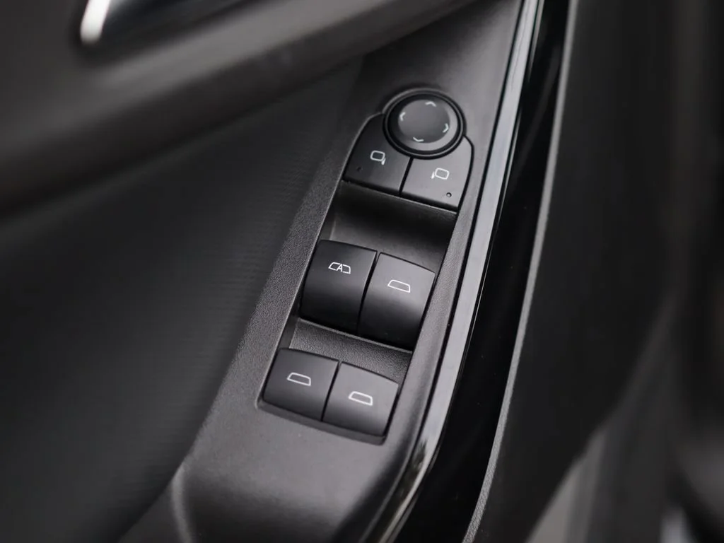 2025 Chevrolet Equinox LT - Photo 24