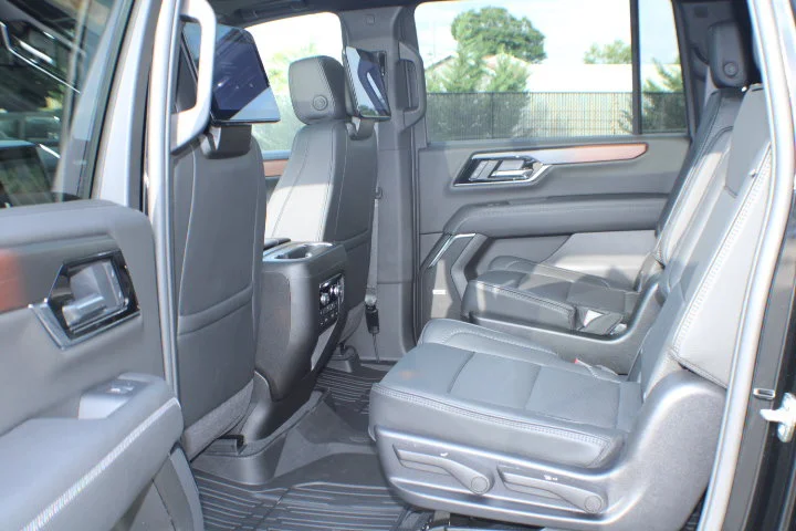 2026 GMC Yukon XL Denali - Photo 16