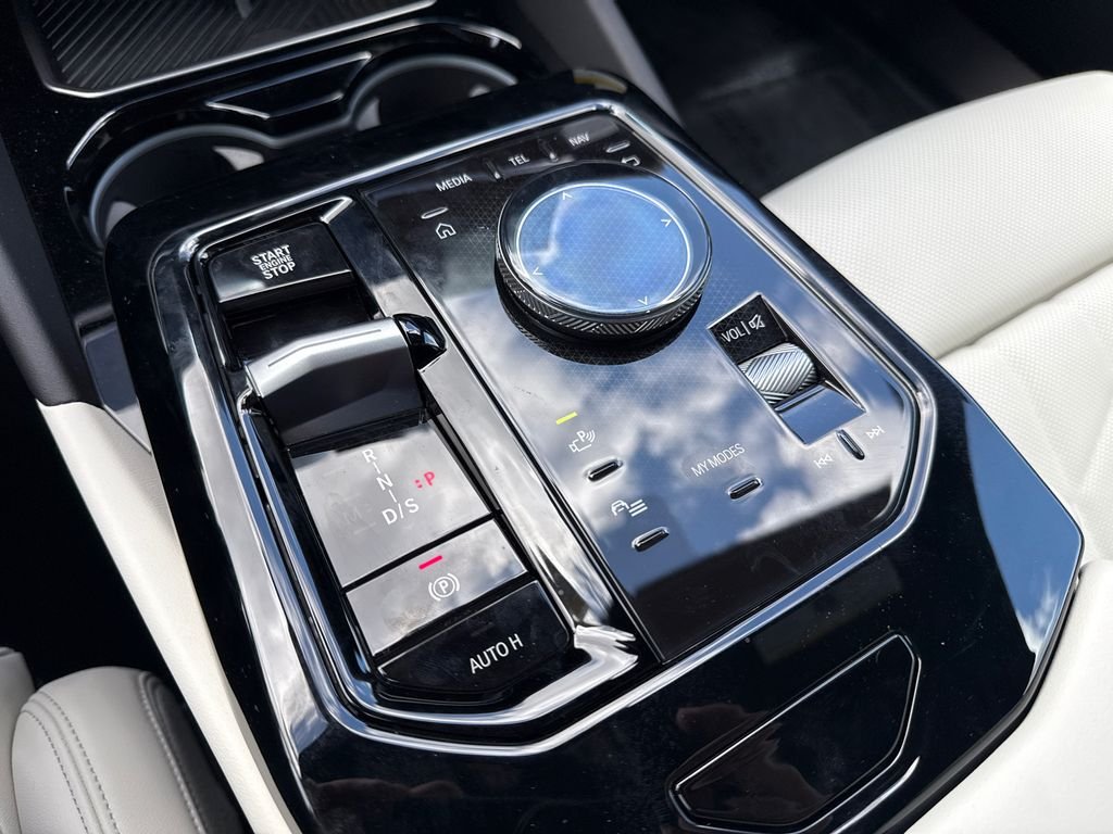 2026 BMW 5 Series 530i - Photo 25